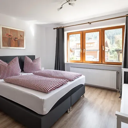 Neu! Sonnige Terrassen-ferienwohnung In Den Bergen باد هينديلانغ