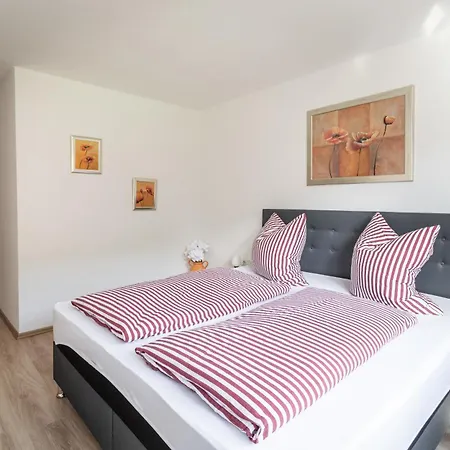 Neu! Sonnige Terrassen-ferienwohnung In Den Bergen *