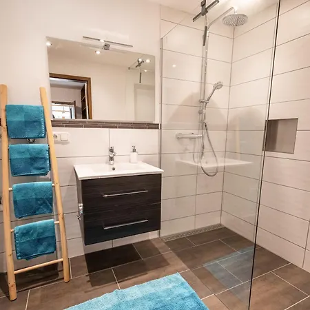Neu! Sonnige Terrassen-ferienwohnung In Den Bergen شقة باد هينديلانغ