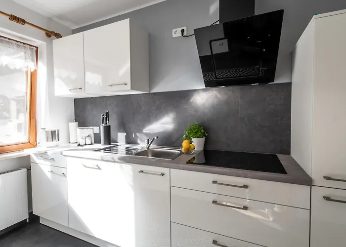 Neu! Sonnige Terrassen-ferienwohnung In Den Bergen *